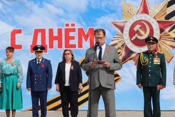 Тысячи искитимцев прошли в Бессмертном полку