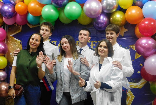 Звездный выпуск школы №1 Линево отправился в космический полет будущего