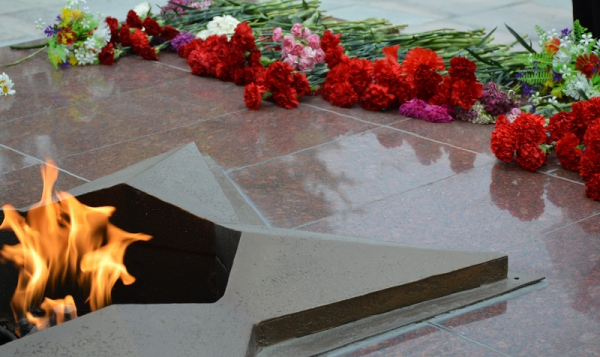 Минутой молчания почтили память погибших в Великой Отечественной в Искитиме