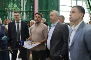 Андрей Травников проверил ход обновления социальных объектов в Бердске