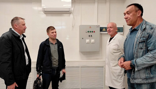 Ход ремонта ФЛГ-кабинета в поликлинике Искитима на контроле Минздрава